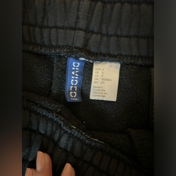 black sweatpants - Picture 2 of 3